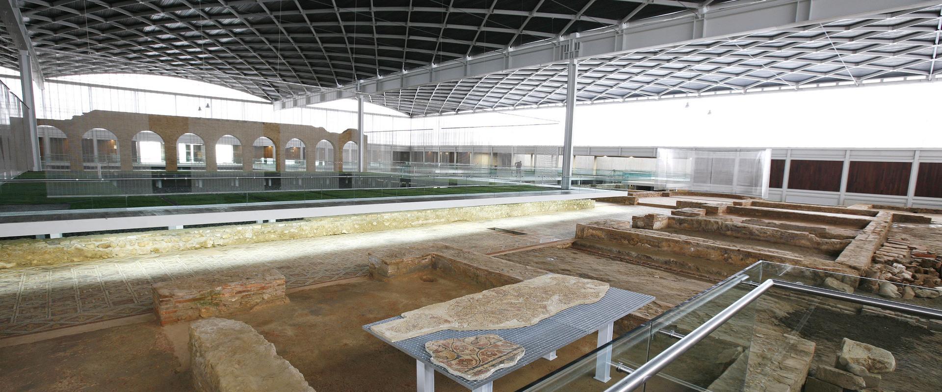Visión general del interior de la villa romana La Olmeda desde la zona norte