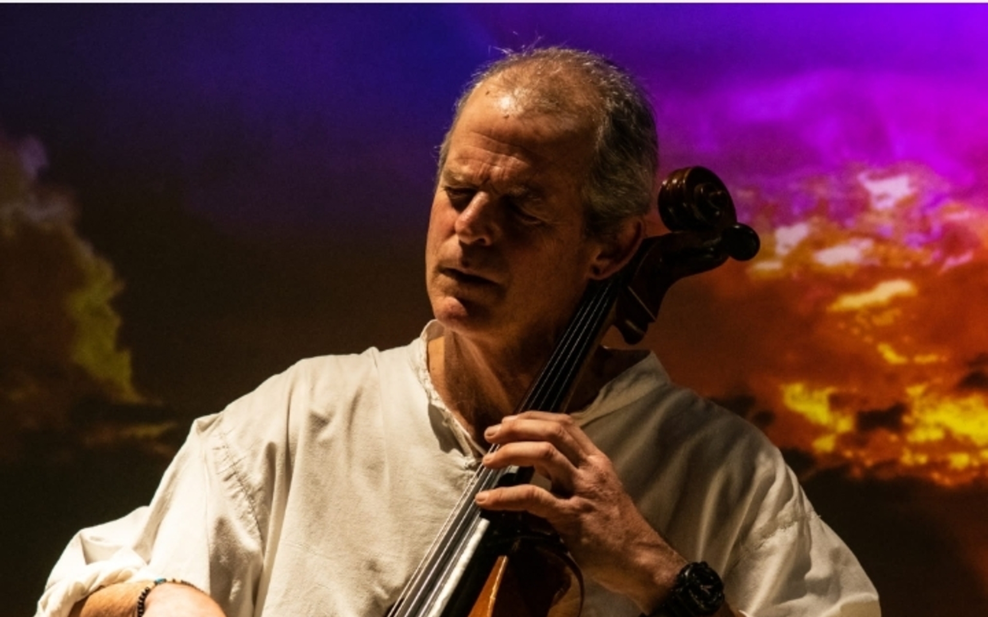 El libro “Teselas, más que piedras” y la música de John Fellingham conmemoran el 55º aniversario
