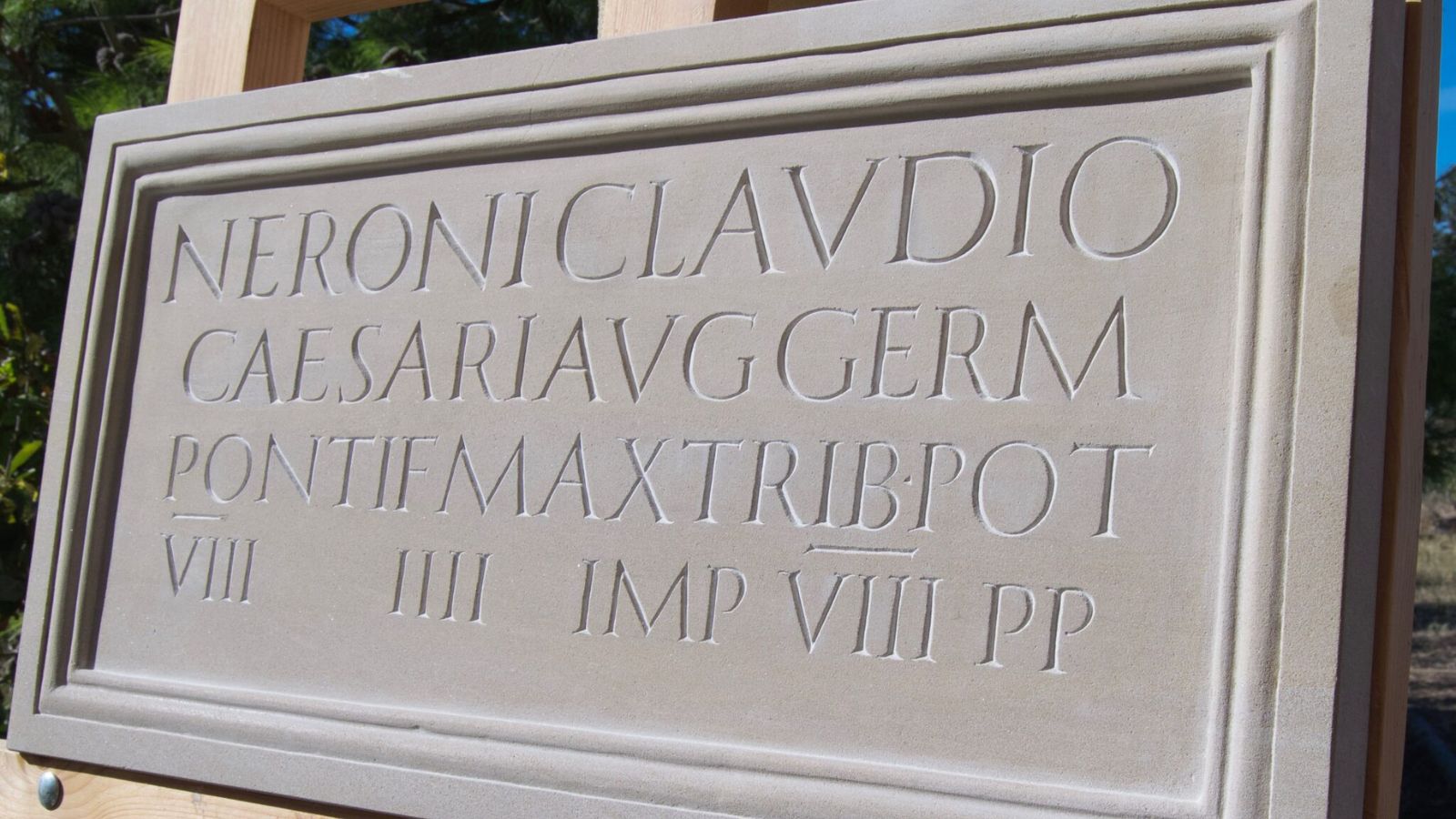 'Ars Caracteria', caligrafía romana en la piedra | AuLA OLMEDA TALLERES EDUCATIVOS EN LA VILLA ROMANA LA OLMEDA