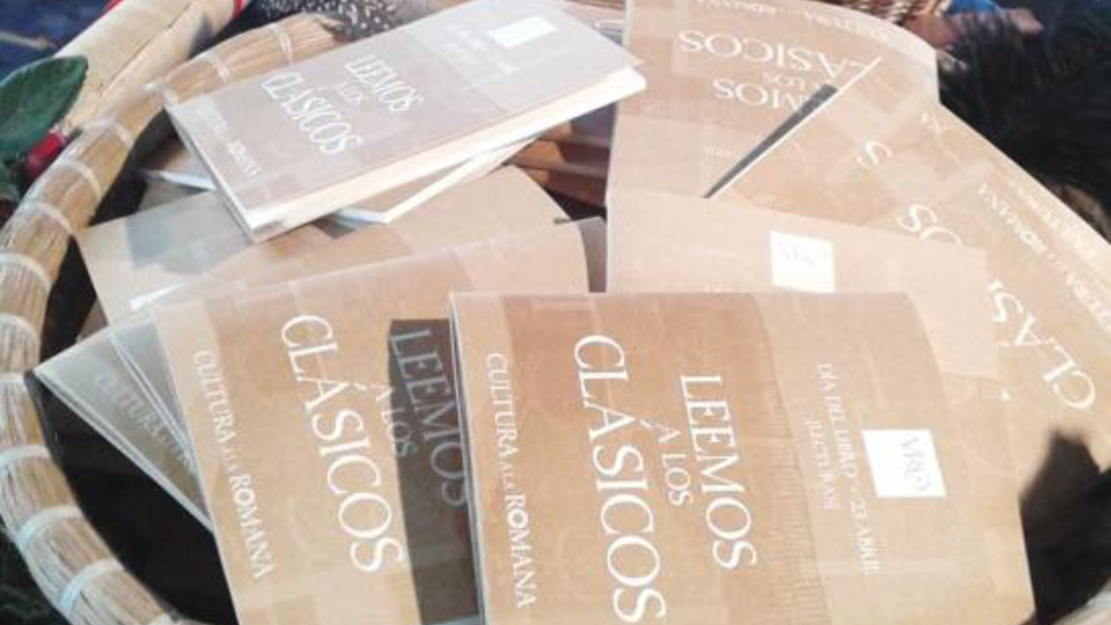 celebración del día del libro leyendo a los clásicos en la olmeda el 23 de abril