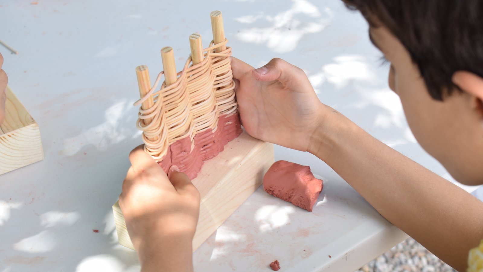 taller de construcción en paja y barro en la villa romana la olmeda