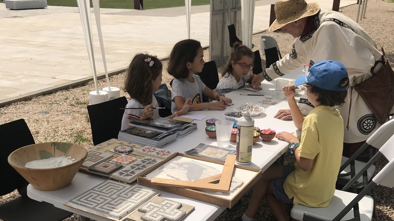 taller de mosaico de la villa romana la olmeda