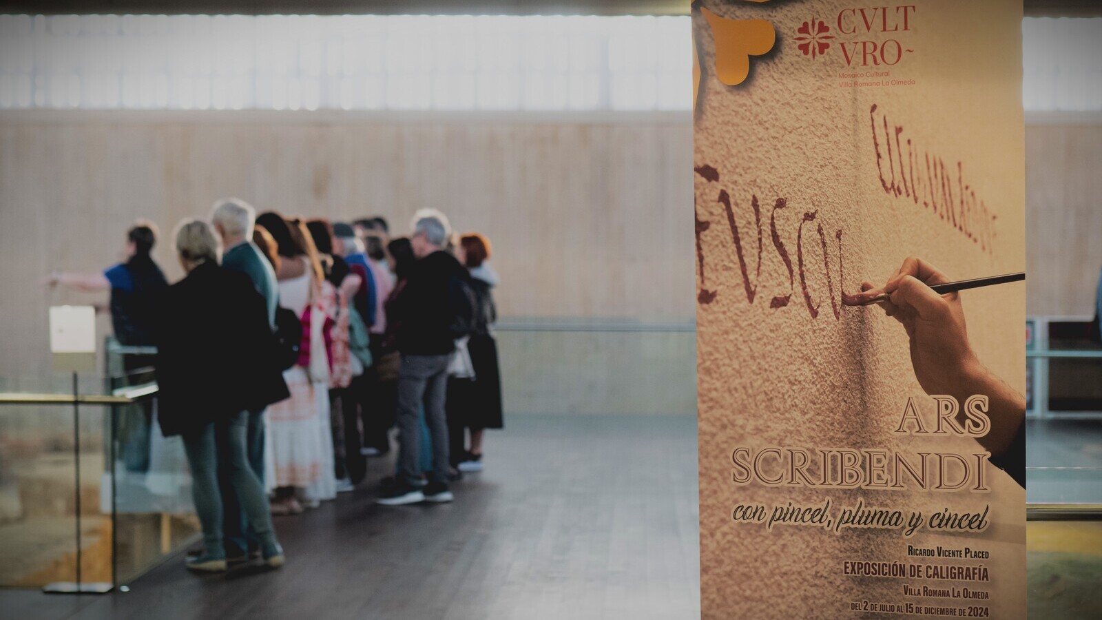 exposición de caligrafía antigua ars scribendi en la villa romana la olmeda organizada por la diputación de palencia y ricardo vicente placed hasta el 15 de diciembre