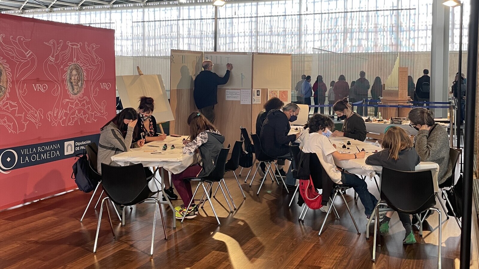 talleres educaolmeda en agosto en la villa romana la olmeda con ricardo vicente placed y la escritura antigua en tablas de madera y cera el 30 de agosto