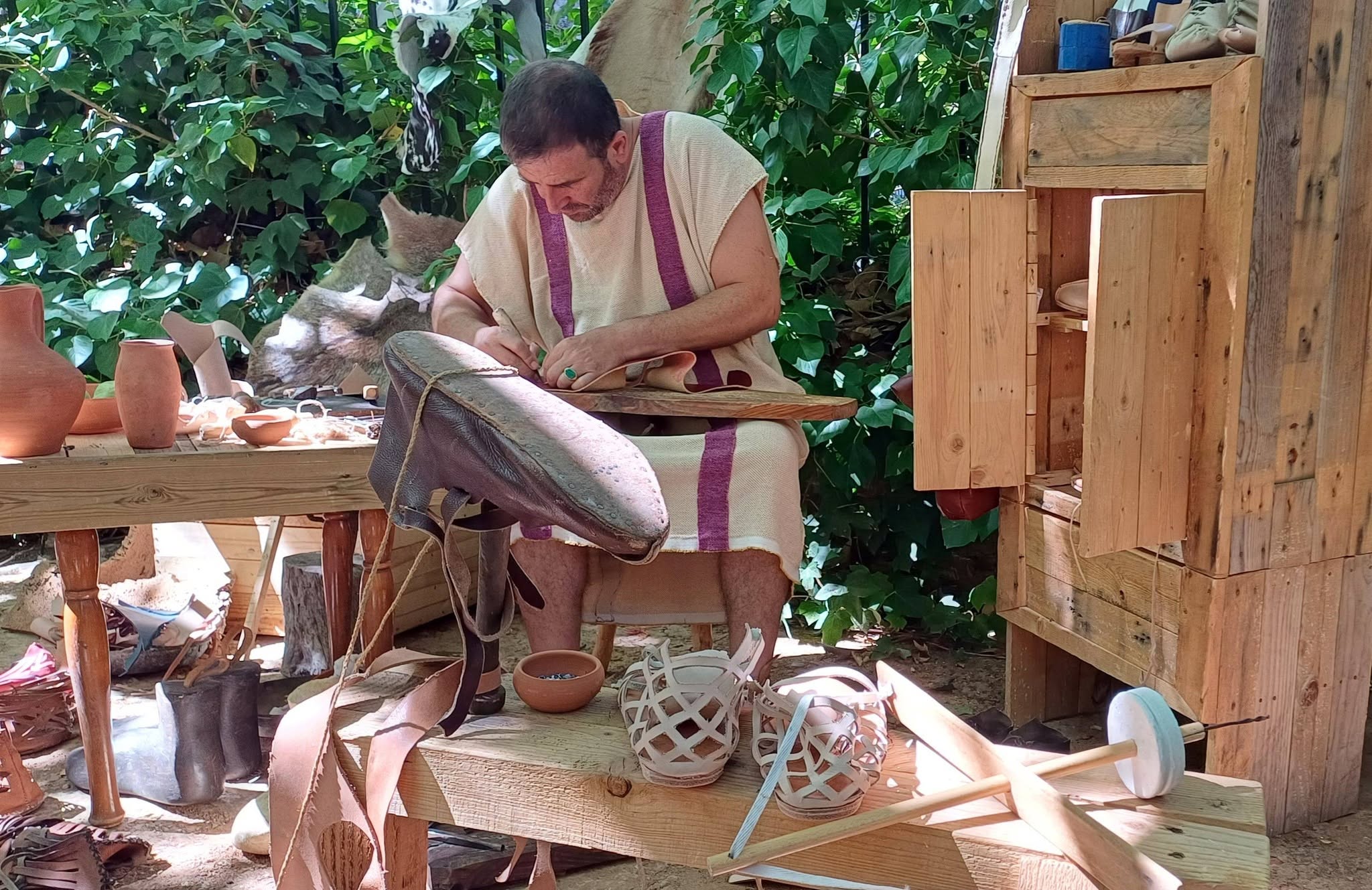 El programa CVLTVRO de la villa romana la olmeda encara la recta final de su edición con un taller de calzado romano, un ciclo de conferencias científicas, encuentros con autores y la exposición temporal «Animalia Rustica»